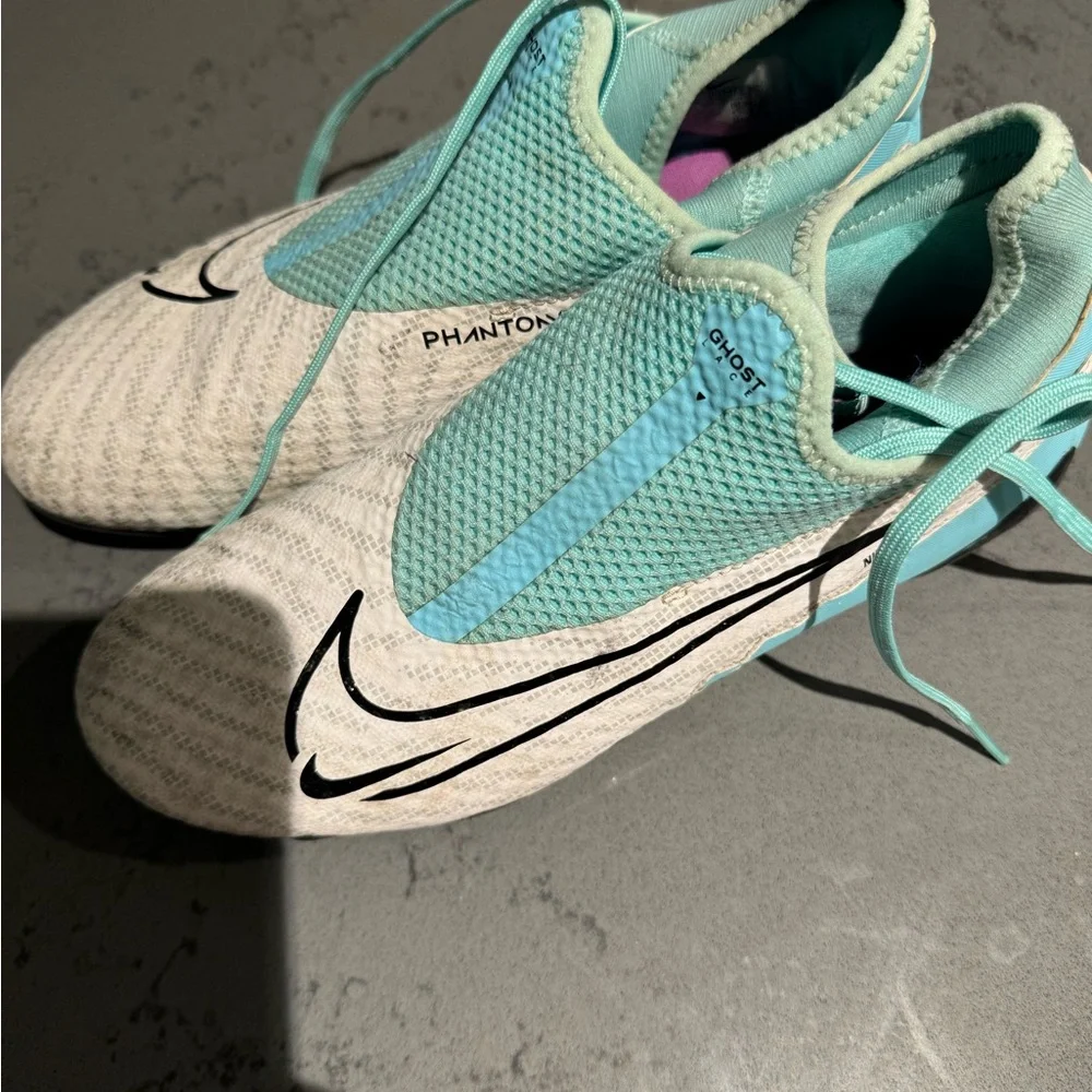 Nike Kids White & Teal Soccer Sneakers
